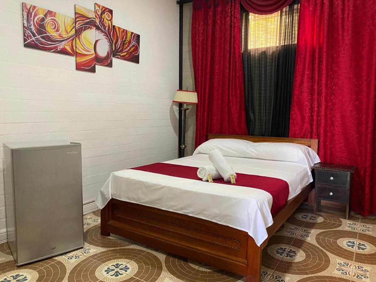 Hollywood Paradise Hotel Rionegro Zewnętrze zdjęcie
