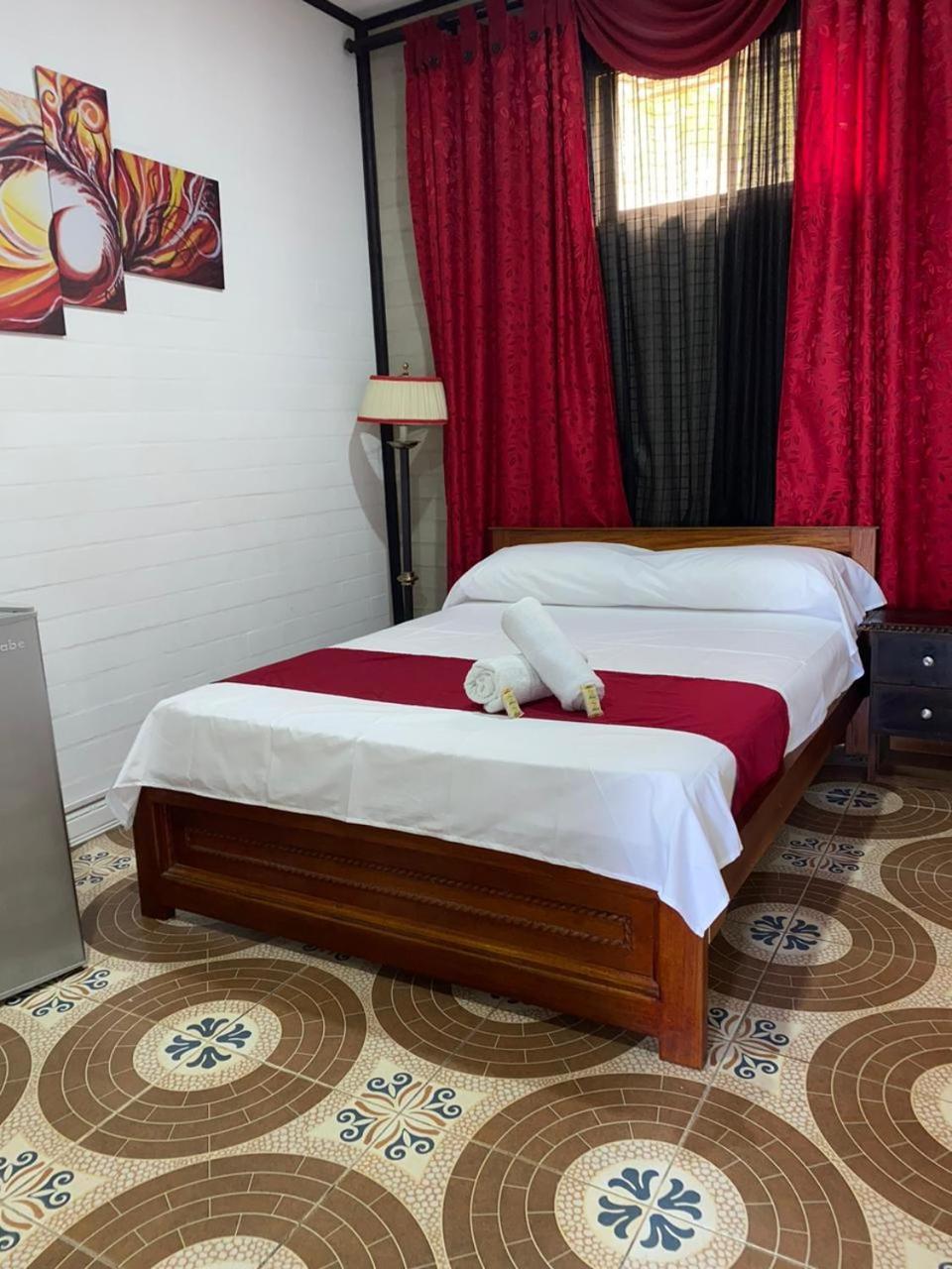 Hollywood Paradise Hotel Rionegro Zewnętrze zdjęcie